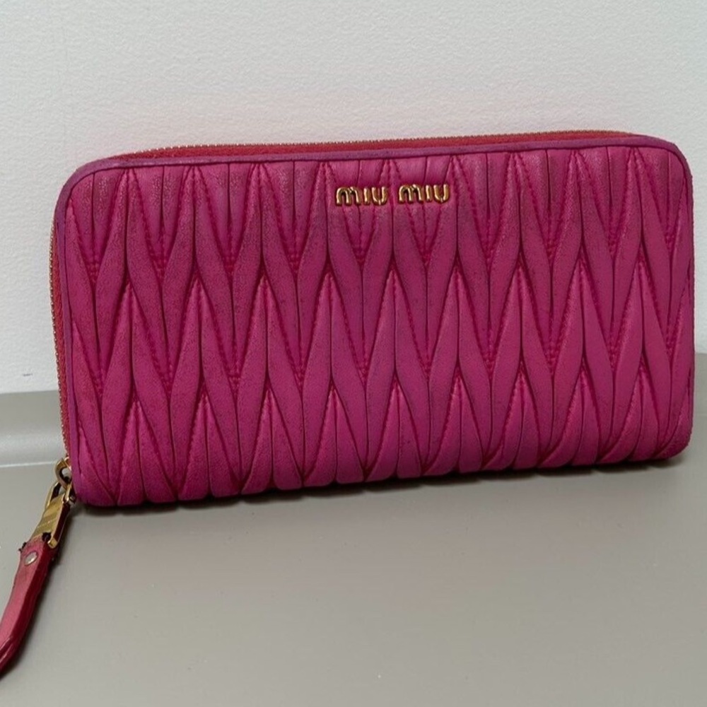 Miu Miu Matelasse Leather zip large Wallet